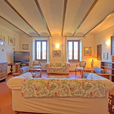 Villa Lorena By Posarellivillas